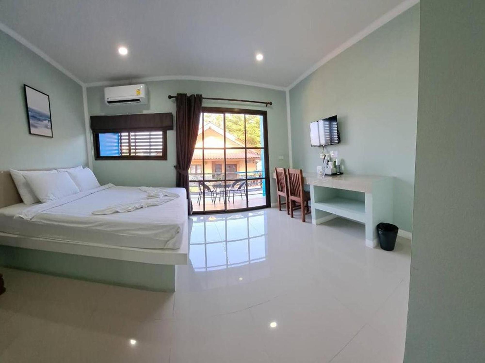 J & Ariya Hotel Near Samui Airport And Koh Phangan Pier Бофут Екстериор снимка