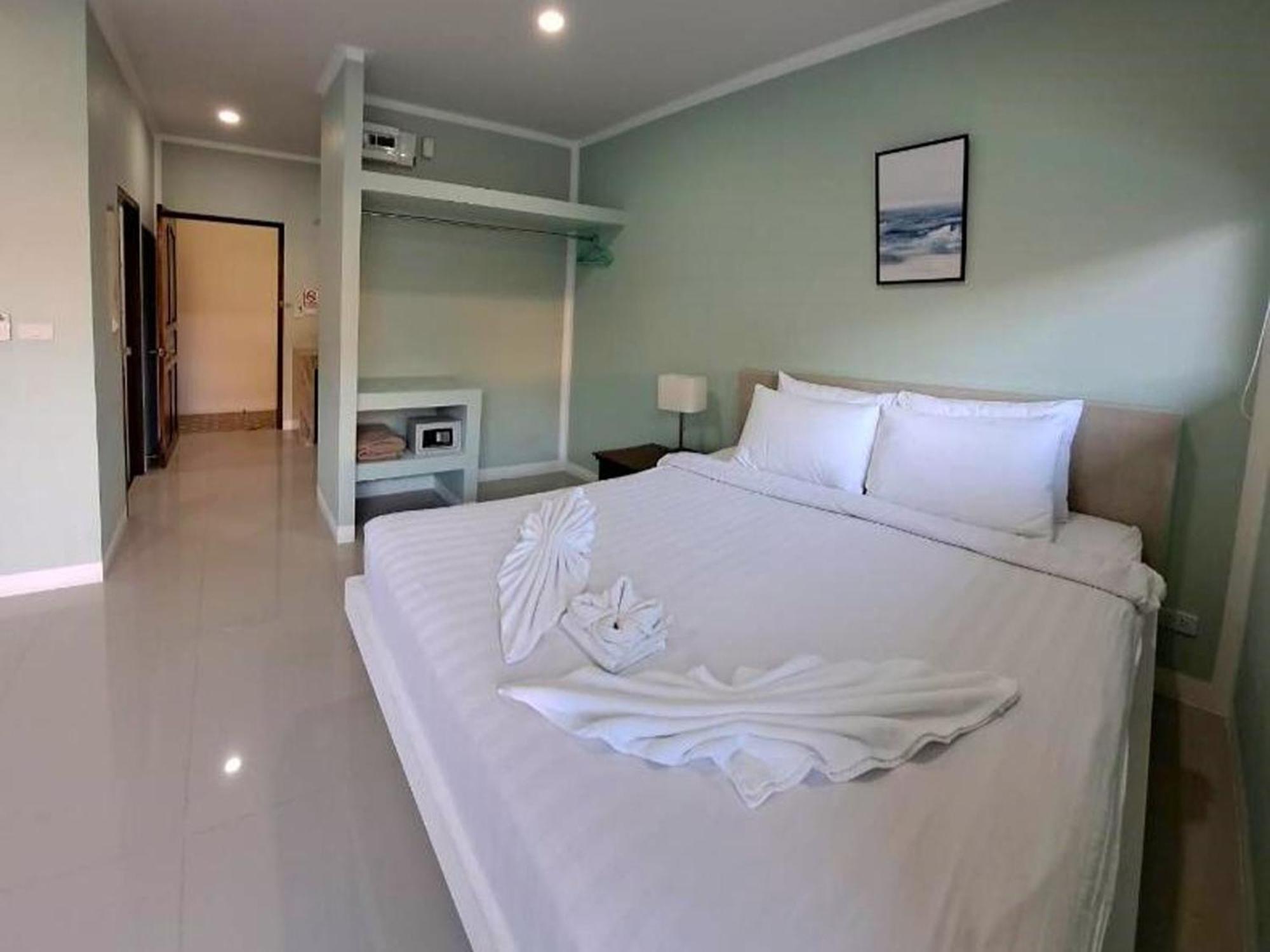 J & Ariya Hotel Near Samui Airport And Koh Phangan Pier Бофут Екстериор снимка