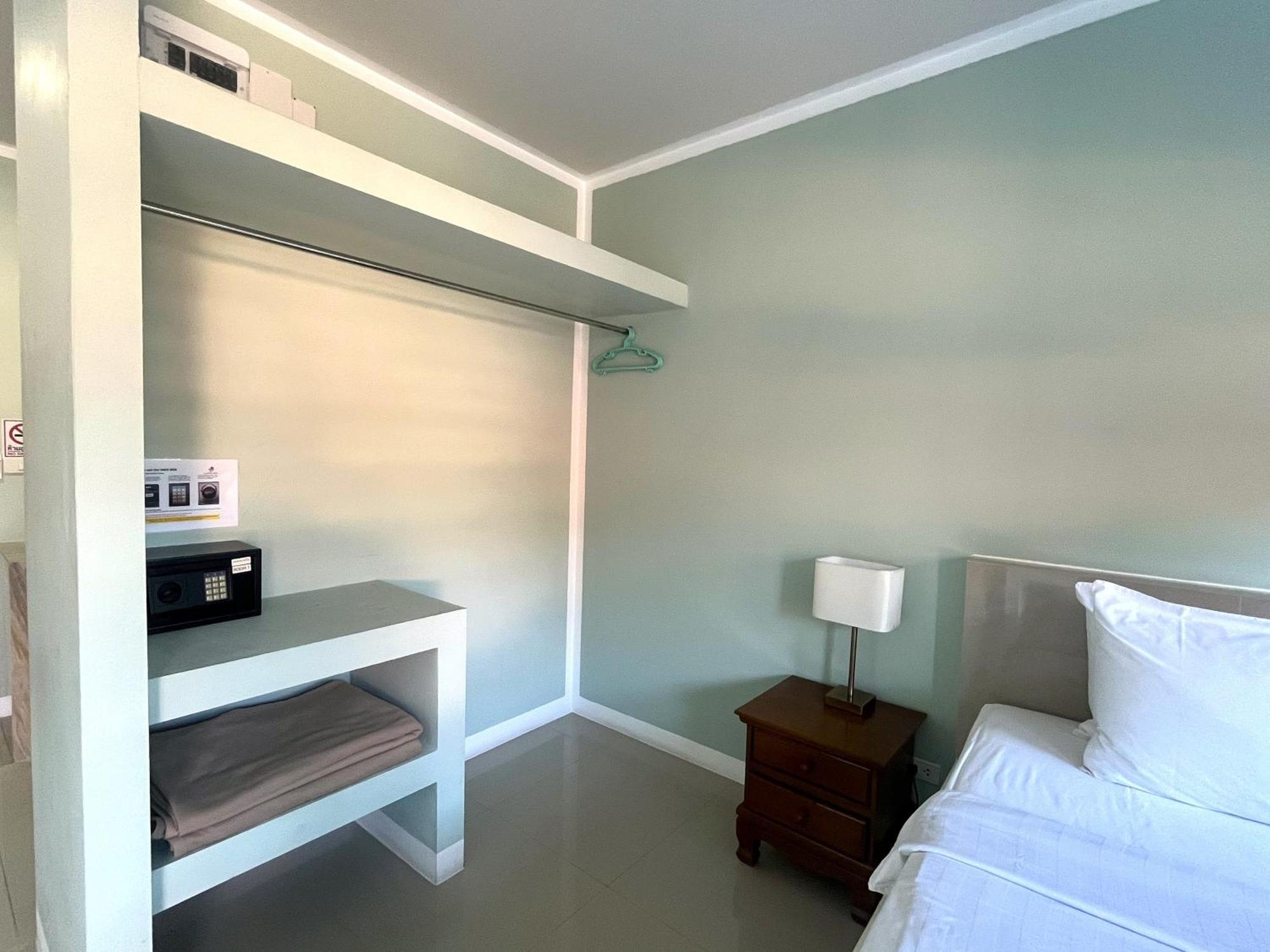 J & Ariya Hotel Near Samui Airport And Koh Phangan Pier Бофут Екстериор снимка